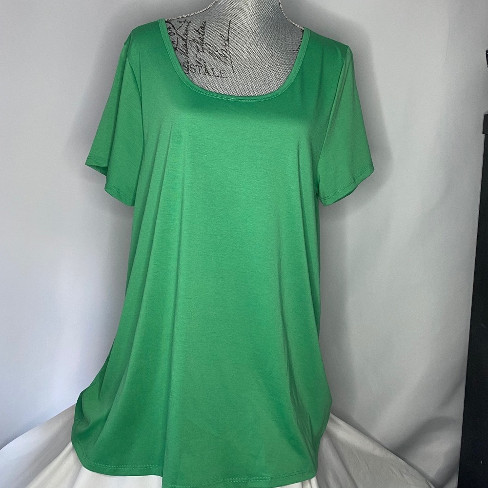 LuLaRoe Green Scoop Neck Tunic